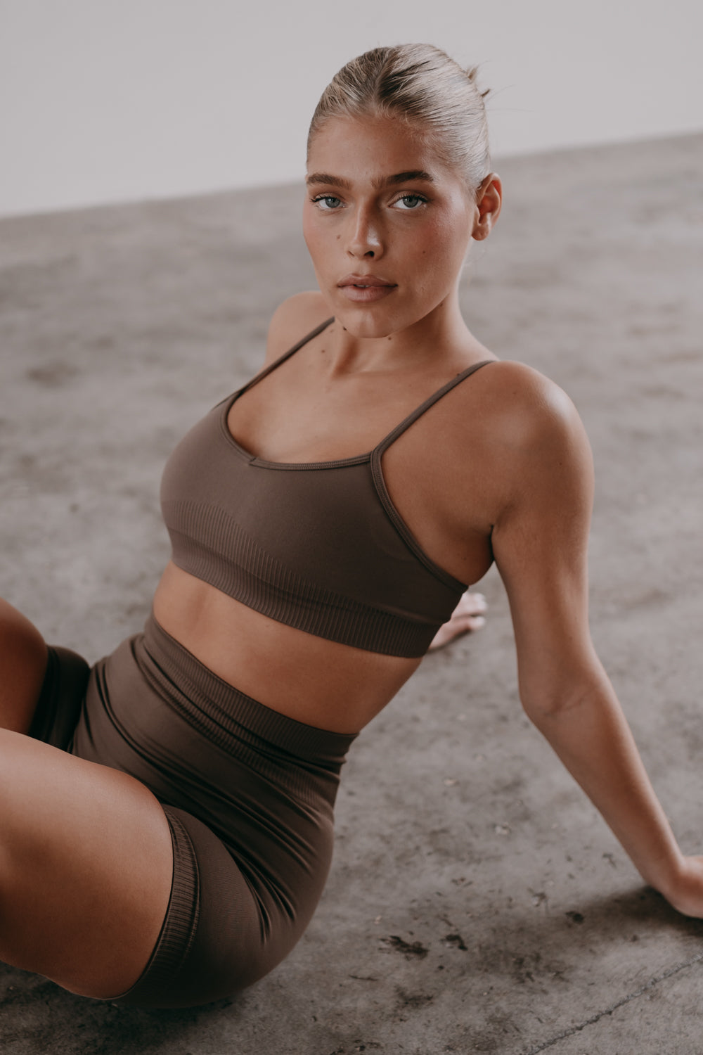 crop top in brown