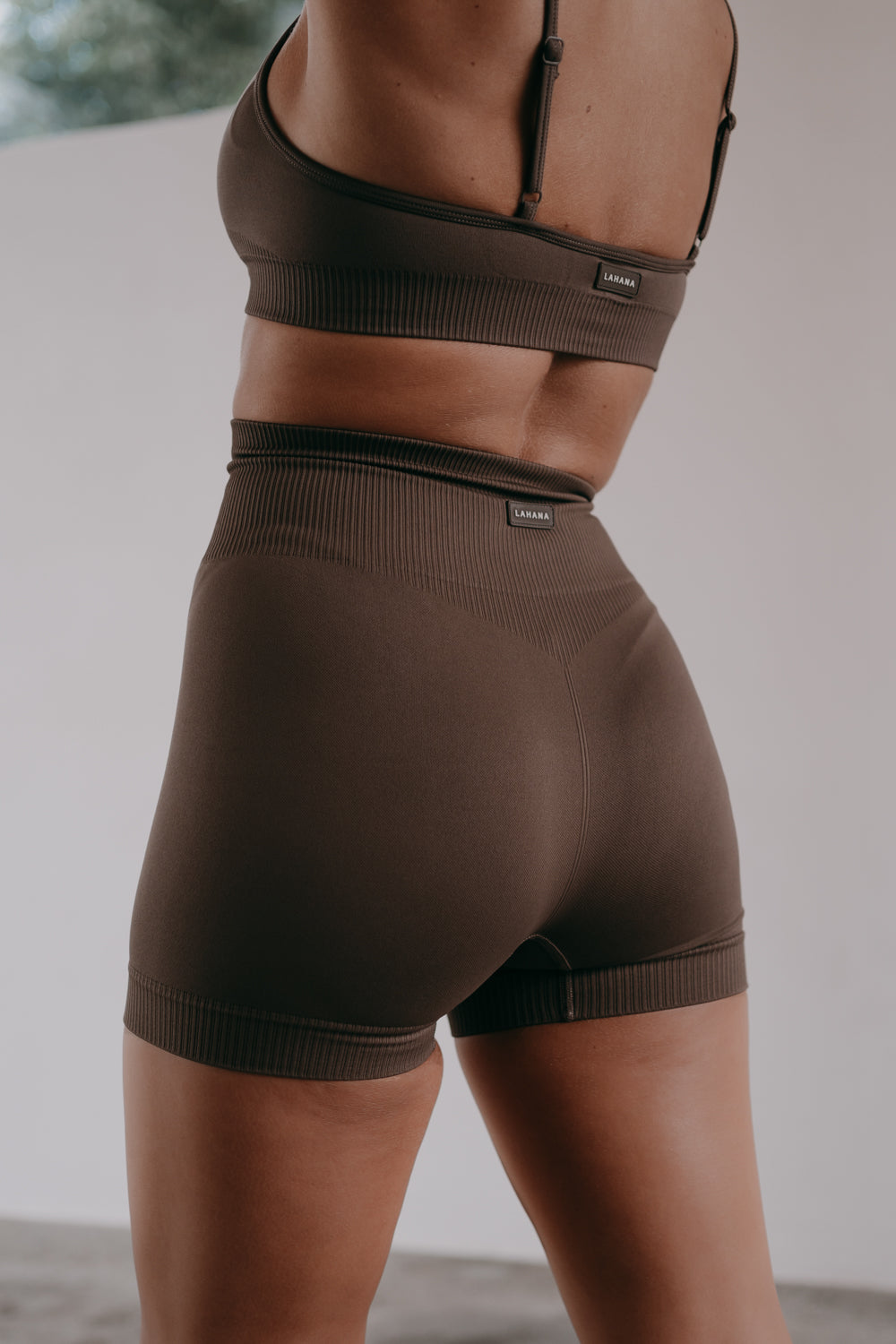 crop top in brown