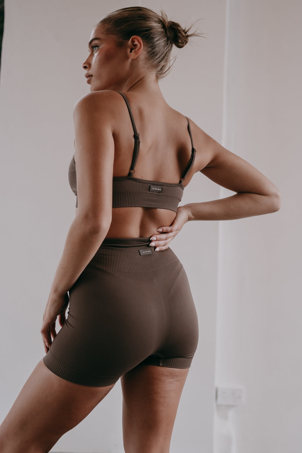 crop top in brown