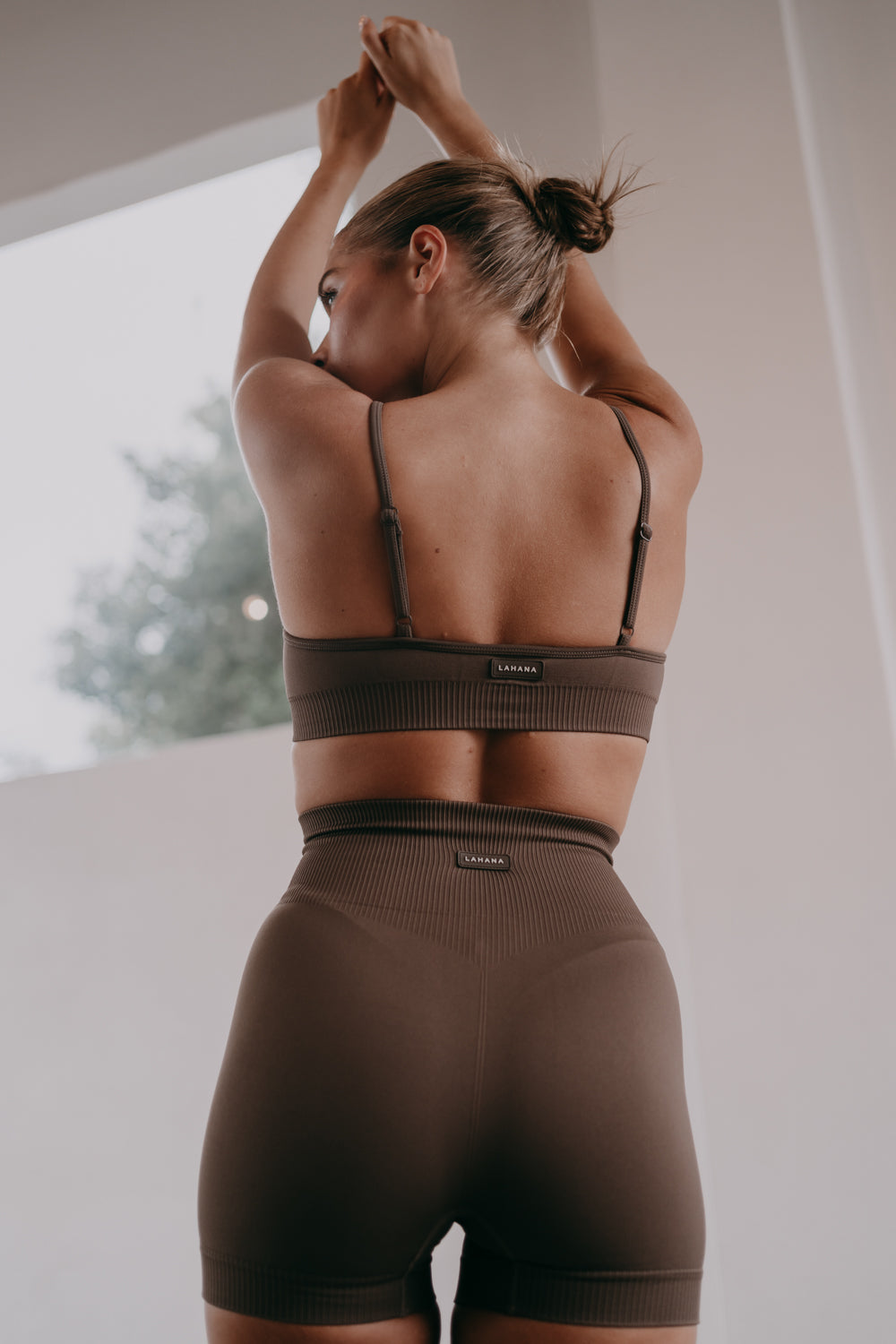 crop top in brown