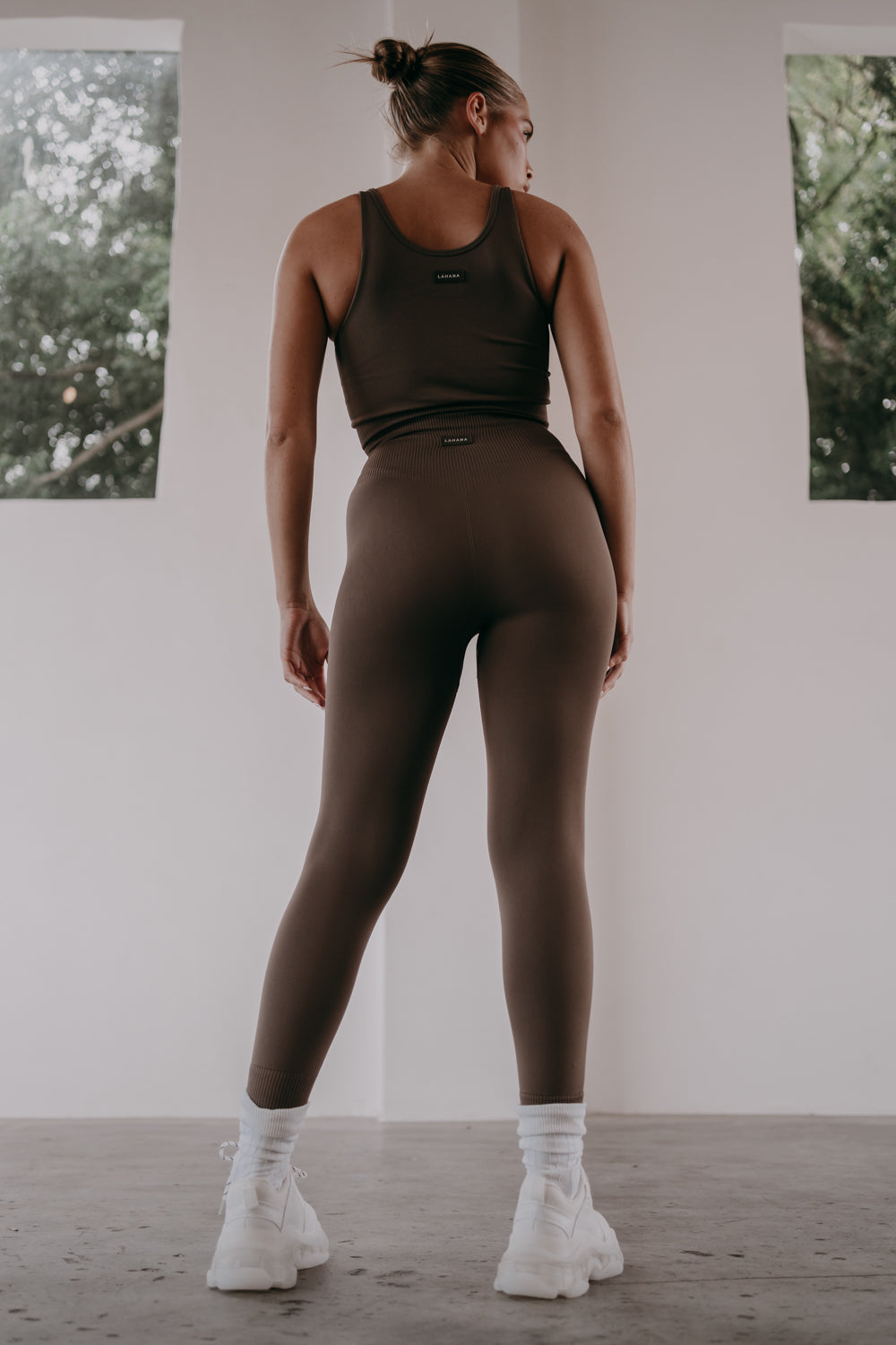 leggings in brown