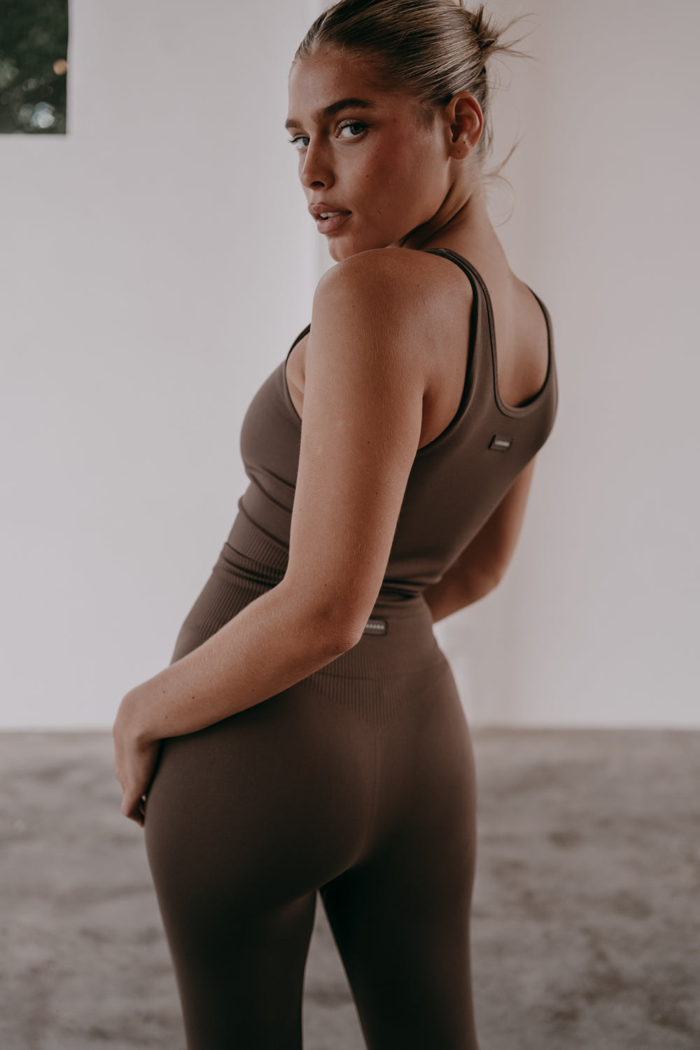 leggings in brown