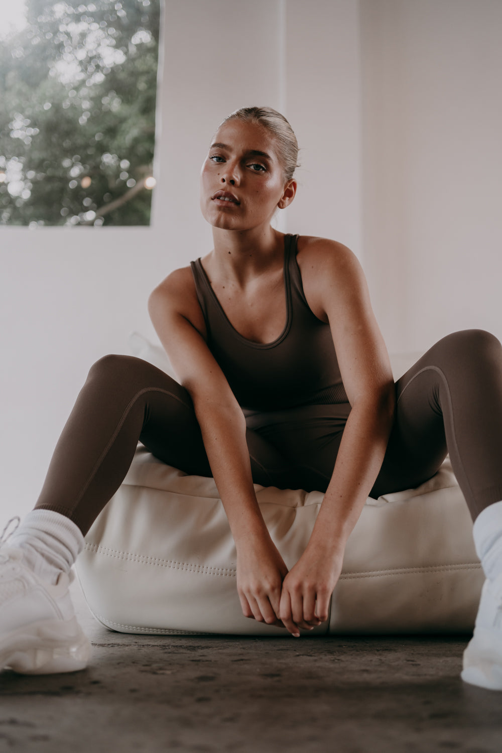 leggings in brown