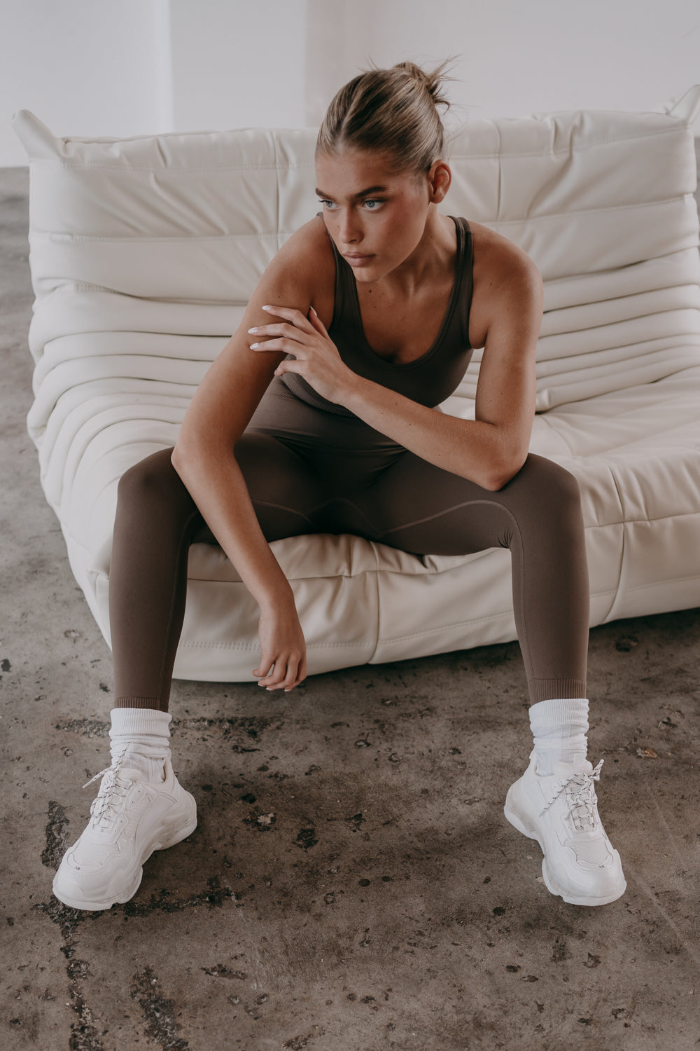 leggings in brown