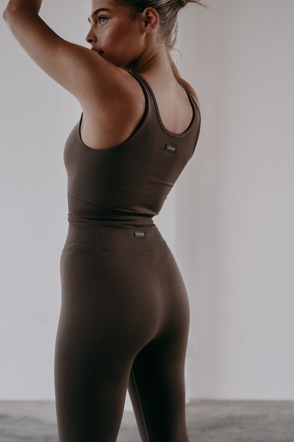 leggings in brown